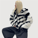 pelliccia foderata con cappuccio crudelia